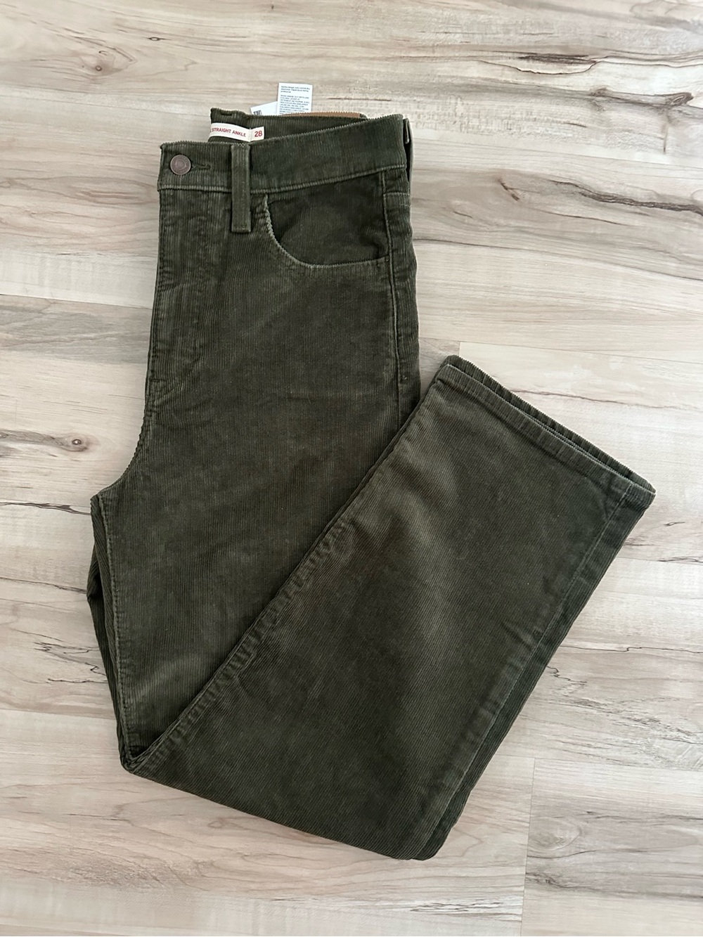 Levi’s ribcage straight ankle corduroy pant